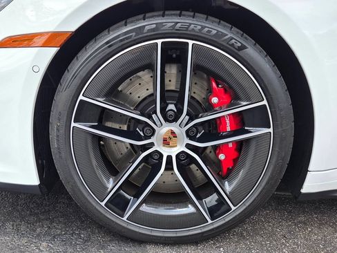 Certified 2026 Porsche 911 Targa 4 GTS AWD/4WD image 23