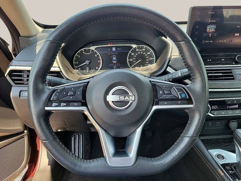 Used 2024 Nissan Altima 2.5 SL FWD image 19