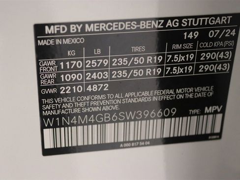 New 2025 Mercedes-Benz GLB 250 image 15