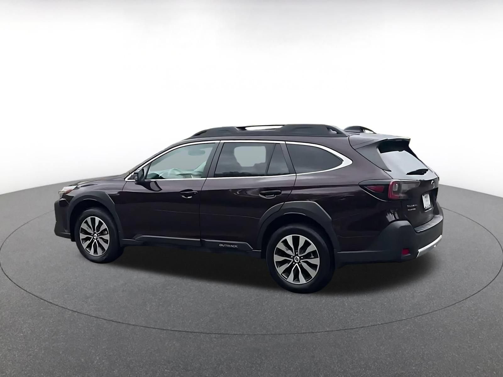 Used 2024 Subaru Outback Limited w/ Popular Package #2 AWD/4WD image 9