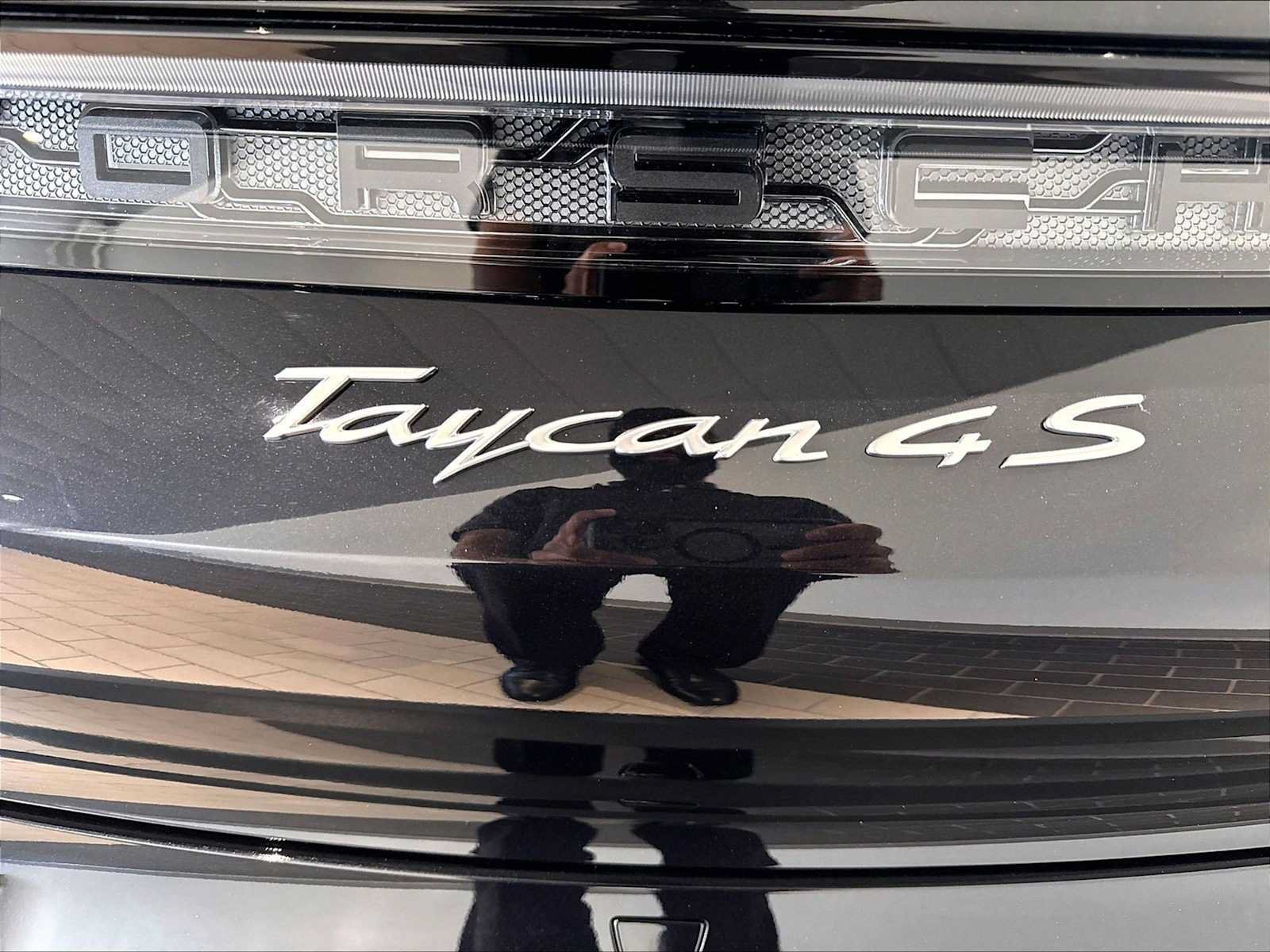 Used 2021 Porsche Taycan 4S AWD/4WD image 36