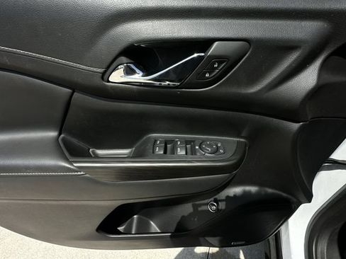 Certified 2023 GMC Acadia SLT FWD image 21