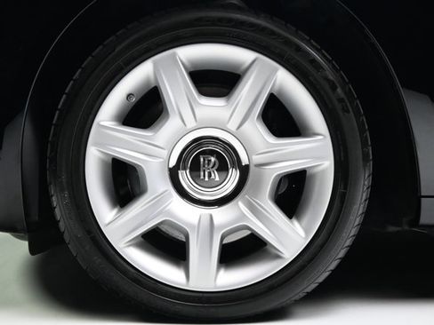 Used 2012 Rolls-Royce Ghost RWD image 5