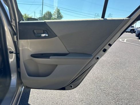 Used 2016 Honda Accord LX image 16