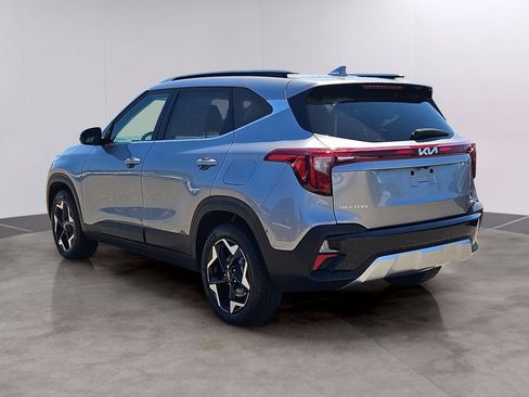 Used 2024 Kia Seltos EX AWD/4WD image 6