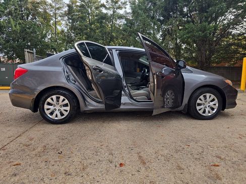 Used 2012 Honda Civic LX image 3