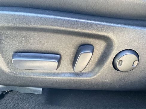 Certified 2018 Toyota Highlander XLE AWD/4WD image 12