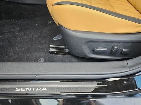 Used 2025 Nissan Sentra SV w/ SV Premium Package image 25