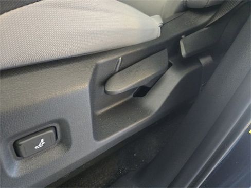 Used 2025 Toyota Tacoma TRD Off-Road image 12