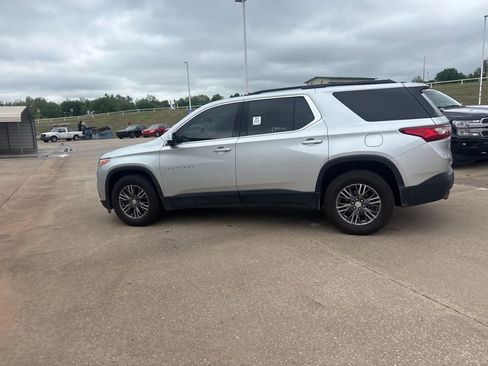 Used 2020 Chevrolet Traverse LT w/ LT Premium Package AWD/4WD image 4