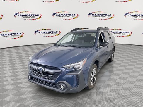 Used 2023 Subaru Outback Premium AWD/4WD image 1