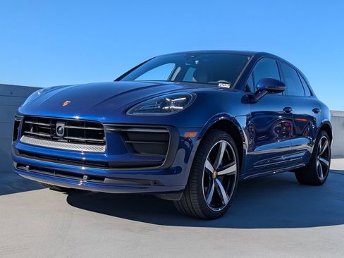 Used 2024 Porsche Macan image 1