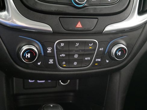 Used 2020 Chevrolet Equinox LT AWD/4WD image 23