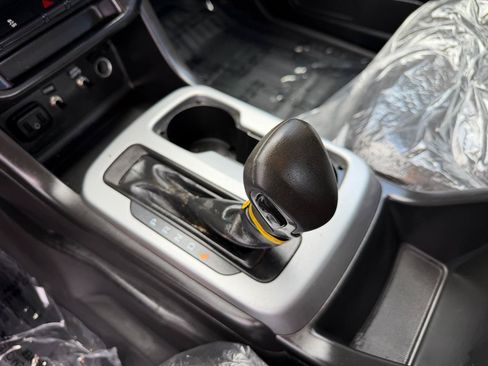 Used 2022 Chevrolet Colorado LT w/ Fleet Safety Package AWD/4WD image 26