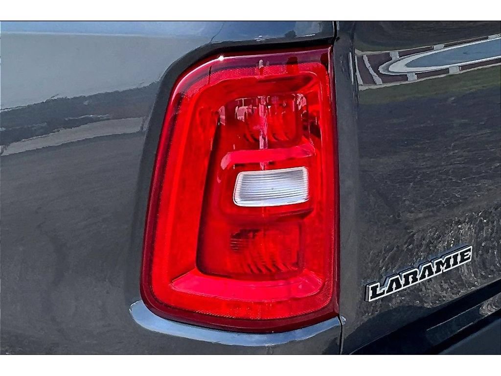 Used 2026 RAM 1500 Laramie AWD/4WD image 33