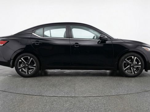 Used 2025 Nissan Sentra SV FWD image 11