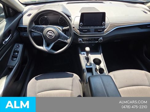 Used 2025 Nissan Altima 2.5 SV FWD image 7