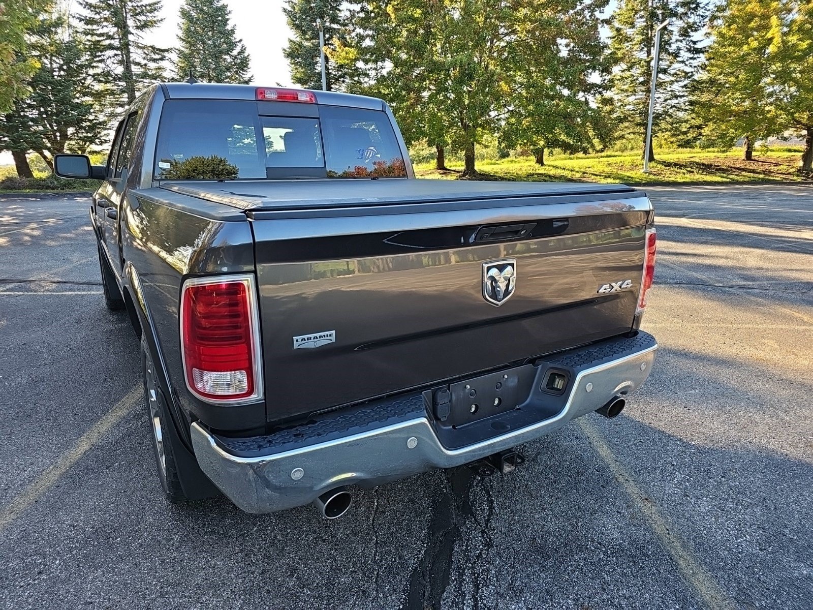 Used 2018 RAM 1500 Laramie w/ Convenience Group AWD/4WD image 3