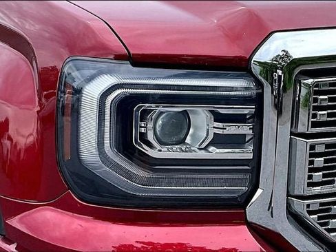 Used 2018 GMC Sierra 1500 Denali AWD/4WD image 30