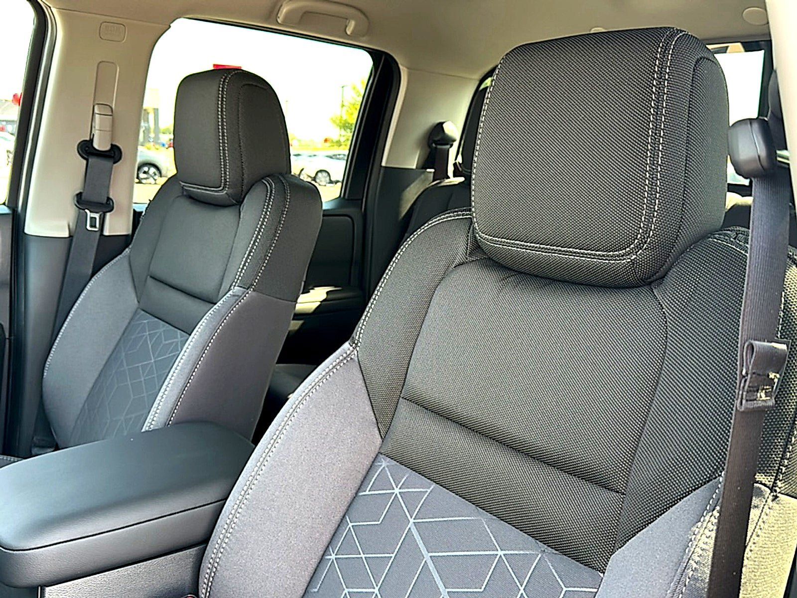 New 2027 Nissan Frontier SV w/ All-Weather Content Package RWD image 11