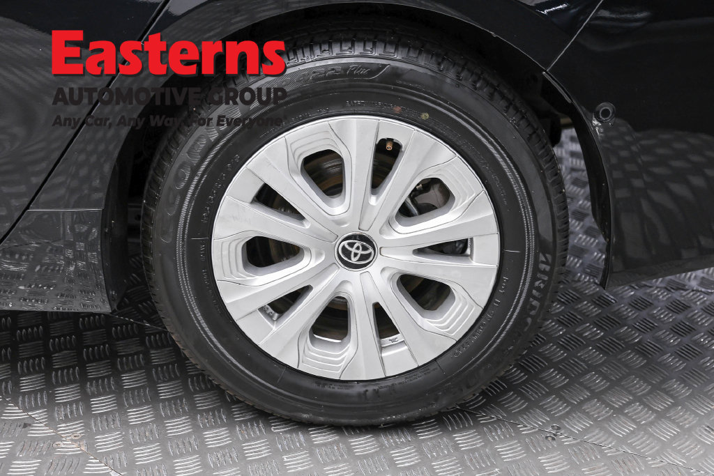 Used 2022 Toyota Prius LE FWD image 9