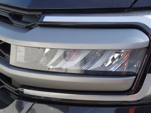 Used 2024 Ford Expedition XLT image 17