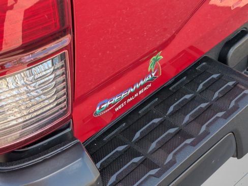 Used 2018 Toyota Tacoma SR image 19