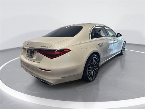 Certified 2022 Mercedes-Benz S 500 4MATIC image 4