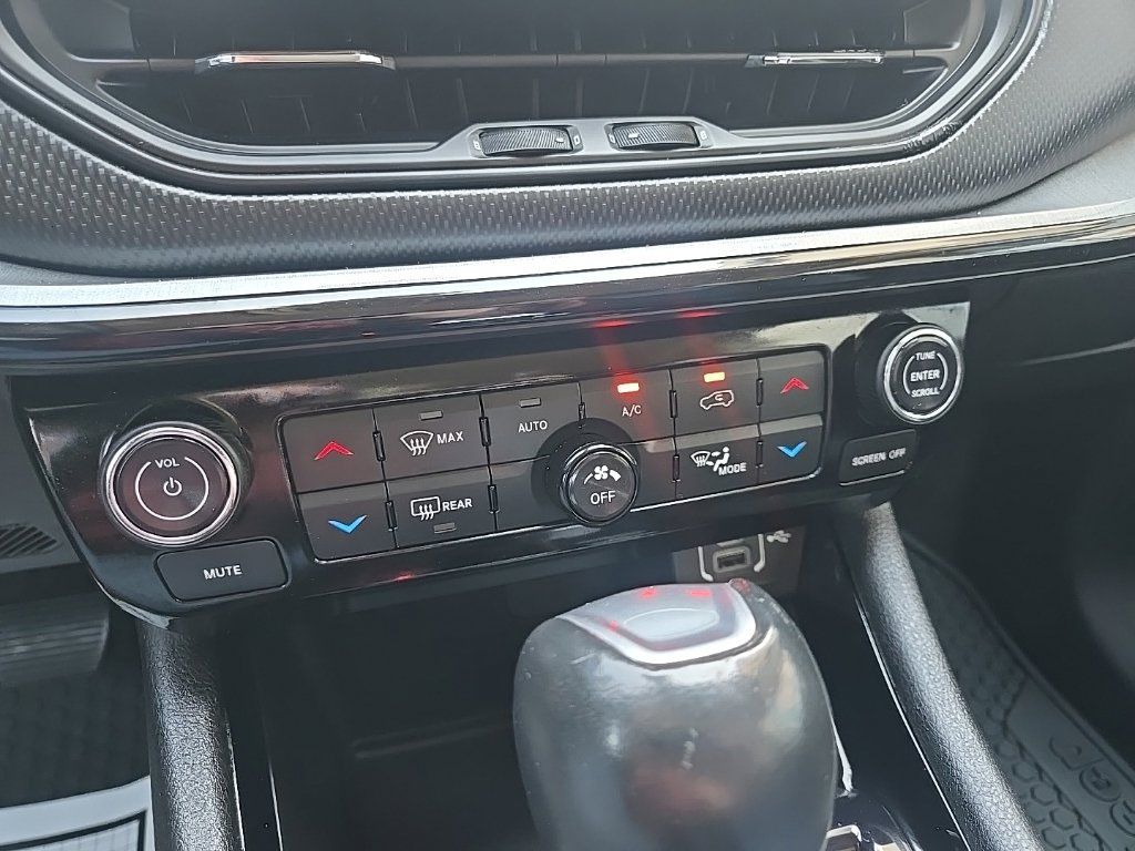 Used 2022 Jeep Compass Trailhawk w/ Trailhawk Convenience Group AWD/4WD image 61