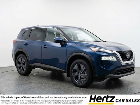 Used 2025 Nissan Rogue SV image 1