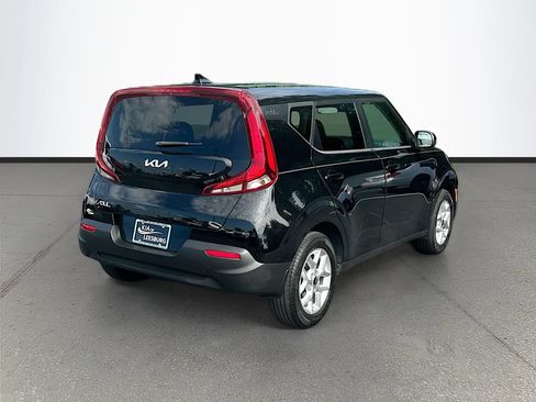 Used 2022 Kia Soul LX w/ Technology Package FWD image 7