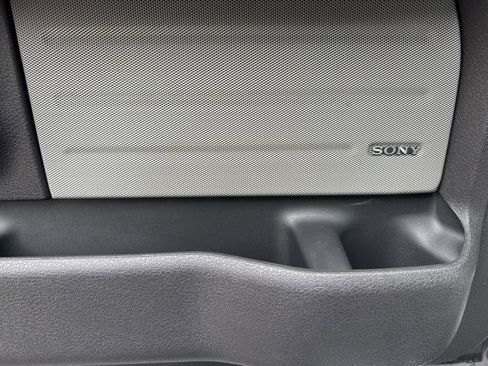 Used 2011 Ford F150 Lariat w/ Lariat Chrome Pkg AWD/4WD image 7