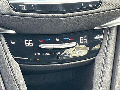 New 2025 Cadillac XT5 Luxury image 21