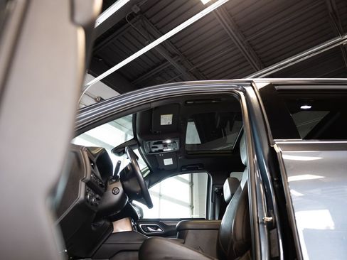 Used 2021 Chevrolet Tahoe High Country w/ Premium Package AWD/4WD image 11