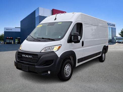 Used 2025 RAM ProMaster 3500 w/ Convenience Group FWD image 3