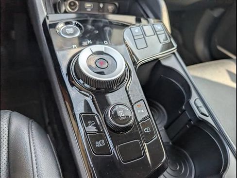Used 2025 Kia Sportage EX AWD/4WD image 14