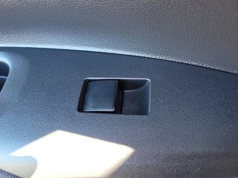 Used 2022 Toyota Corolla LE image 17