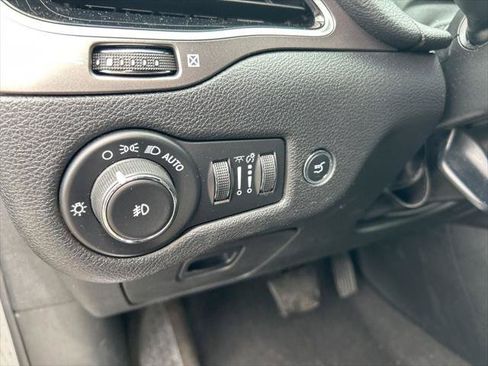 Certified 2020 Jeep Cherokee Limited AWD/4WD image 39