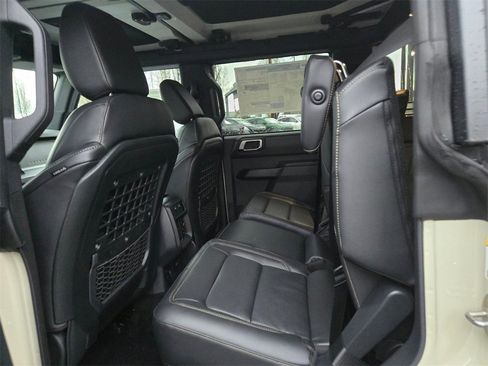 New 2025 Ford Bronco Badlands image 10