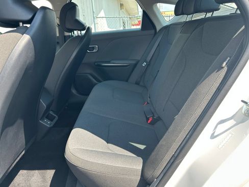 Used 2025 Kia K4 FWD image 25