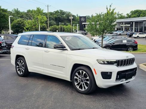 Used 2022 Jeep Grand Cherokee L Overland w/ Luxury Tech Group IV AWD/4WD image 1