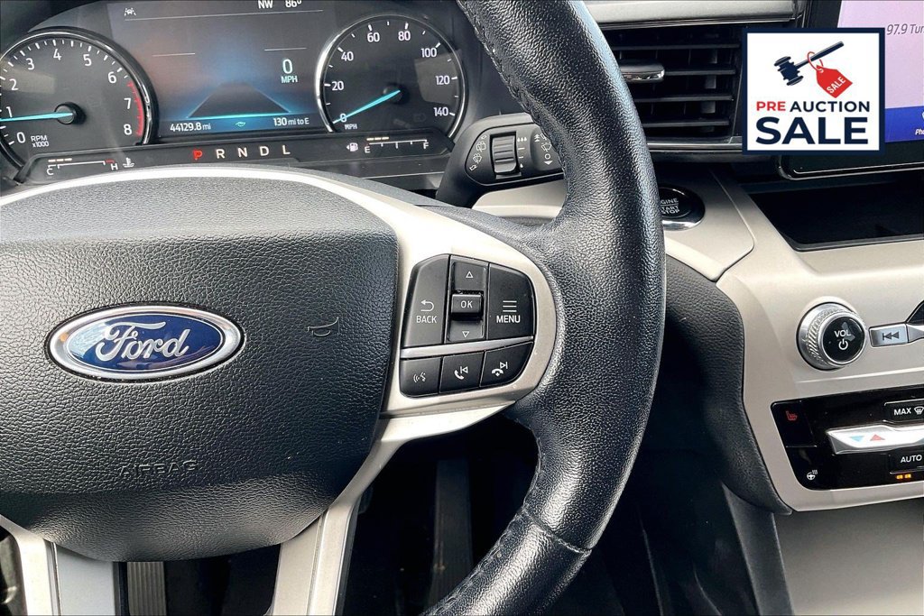 Used 2023 Ford Explorer XLT w/ Equipment Group 202A RWD image 19