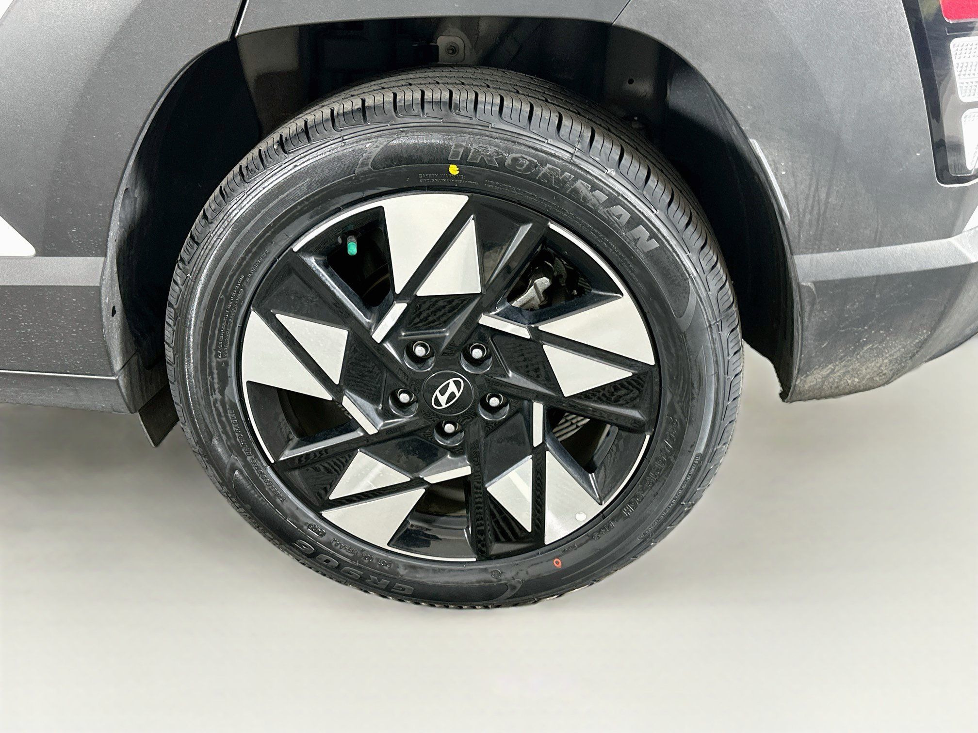 Used 2025 Hyundai Kona SEL FWD image 11