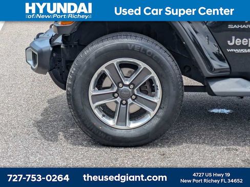 Used 2021 Jeep Wrangler Unlimited Sahara AWD/4WD image 10