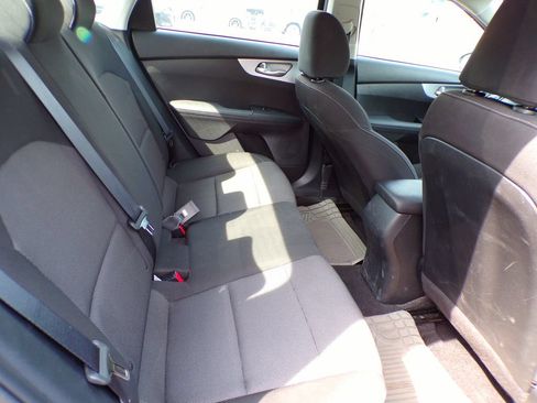 Used 2023 Kia Forte LXS w/ LXS Technology Package FWD image 8