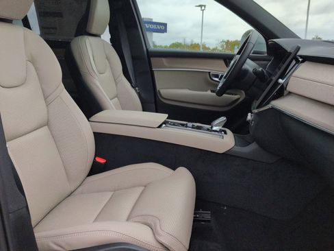 New 2026 Volvo XC90 B6 Ultra image 28
