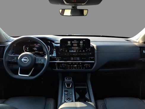 Certified 2024 Nissan Pathfinder Platinum AWD/4WD image 19