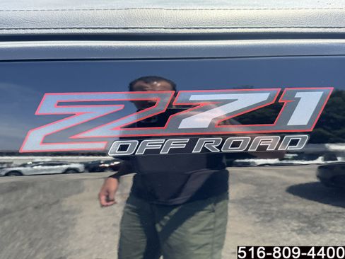 Used 2022 Chevrolet Colorado Z71 AWD/4WD image 8