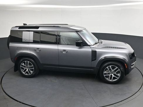 Used 2020 Land Rover Defender 110 SE AWD/4WD image 27