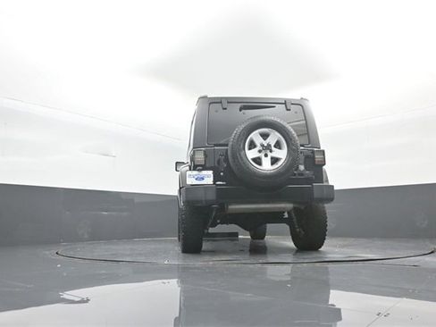 Used 2017 Jeep Wrangler Unlimited Sahara image 30